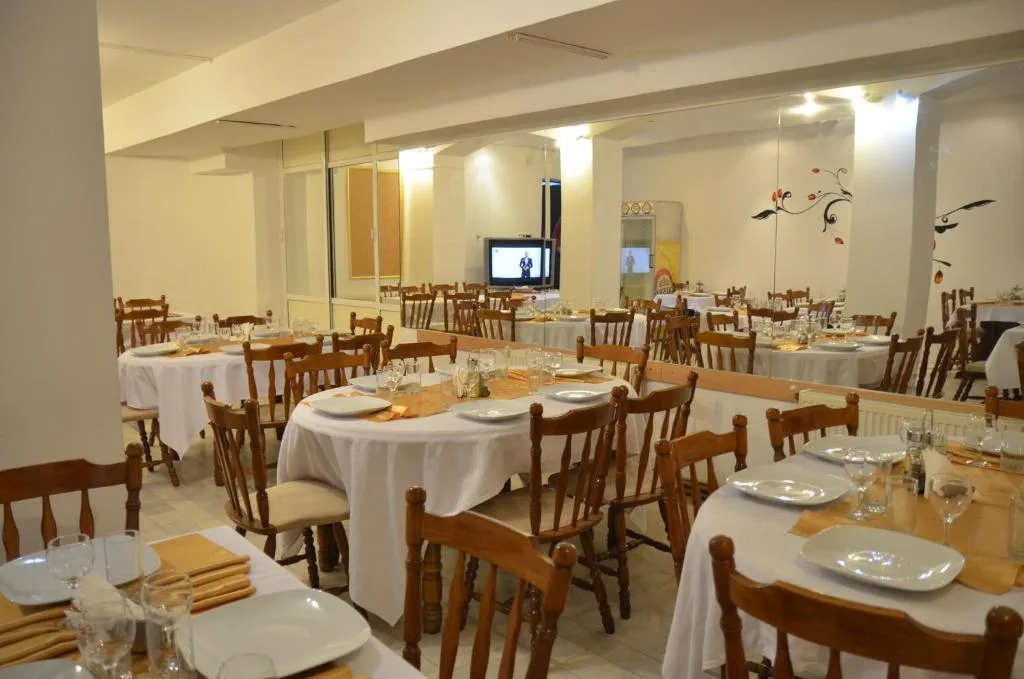 Restaurant Gorjul second dining room setup